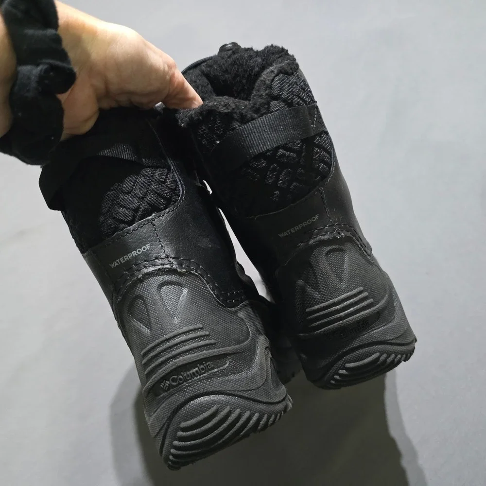 Columbia Bugaboot Winter Boots Kids Size 2 Black Waterproof Insulated BY4430-010